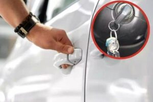 ¿Te has dejado las llaves dentro del coche? Un experto revela qué hacer y cuánto puede costar la solución