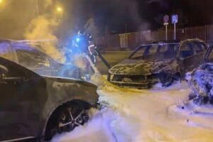 Un incendio en un aparcamiento de Leganés obliga a acordonar la zona